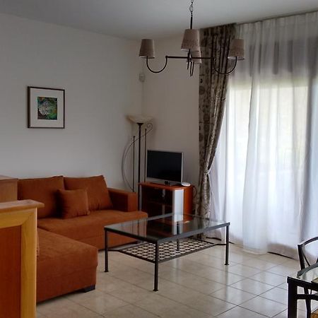 Tholos Bay Suites Kavoúsion Habitación foto