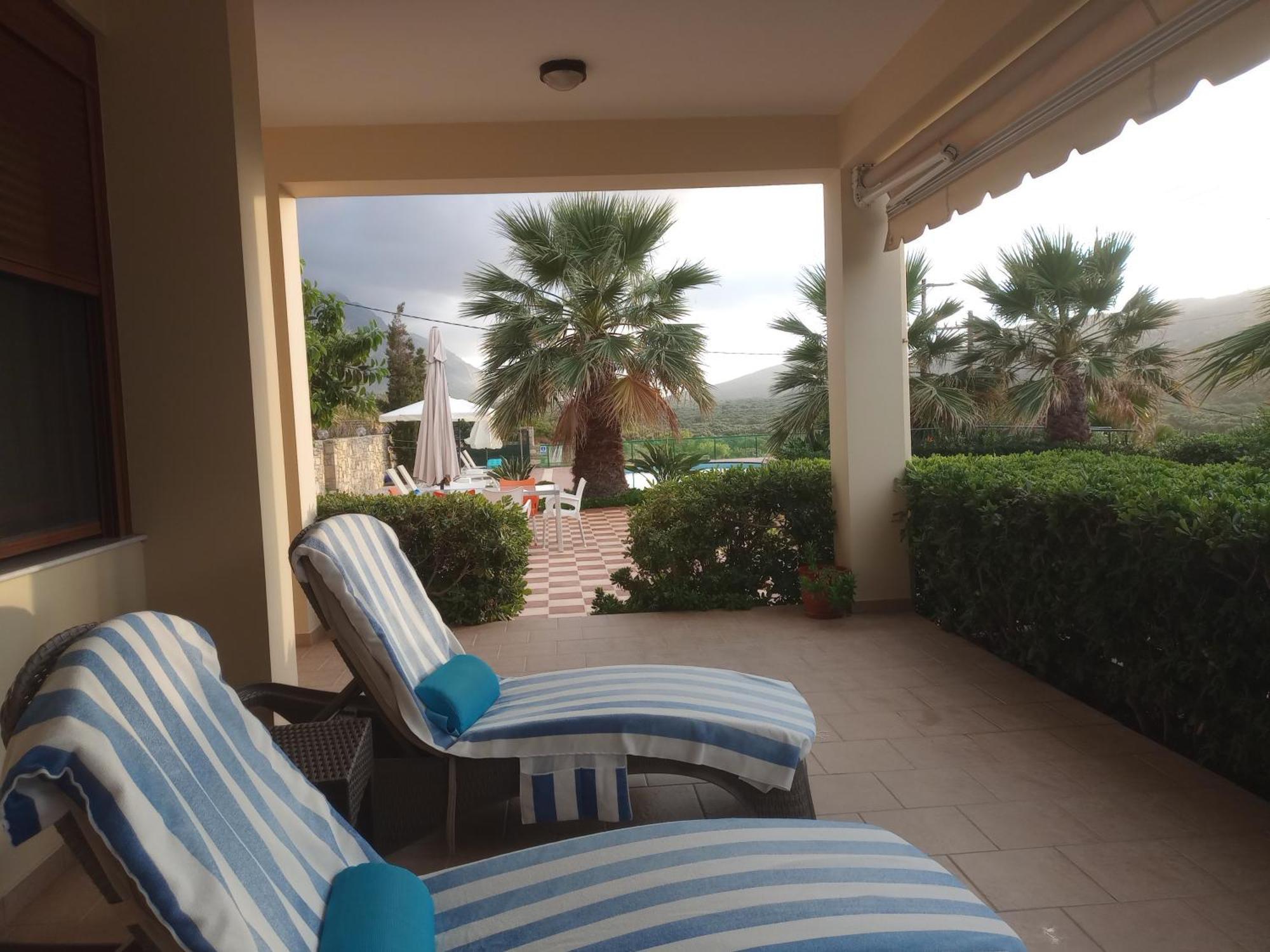 Tholos Bay Suites Kavoúsion Exterior foto