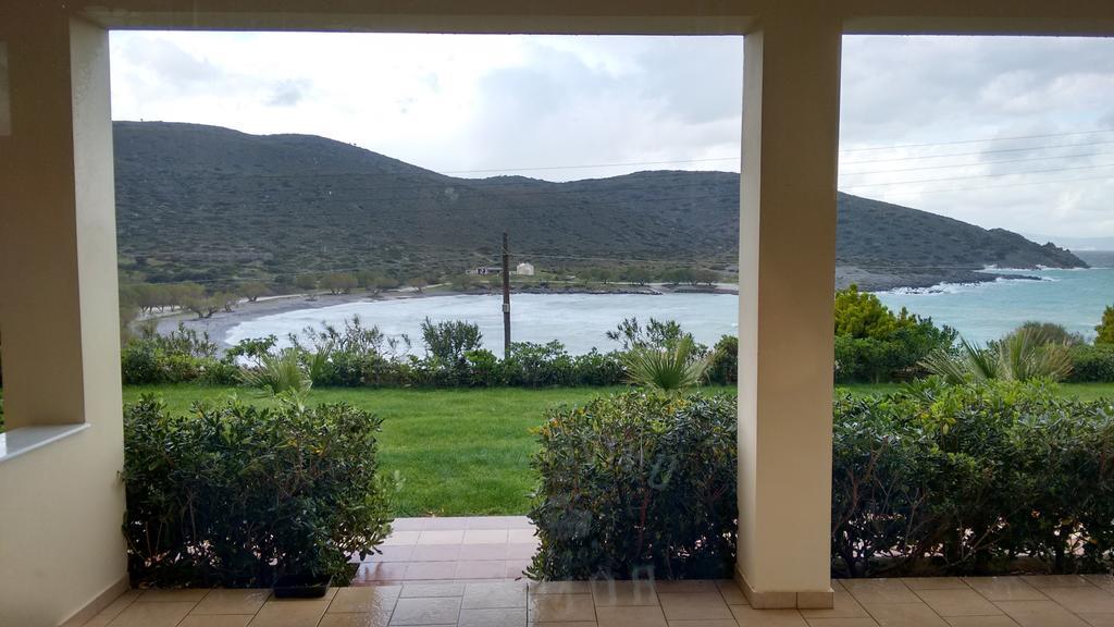 Tholos Bay Suites Kavoúsion Habitación foto